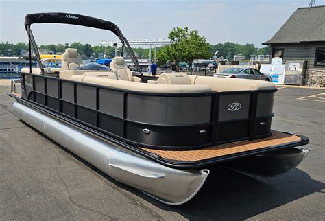 New 2023 Bentley Pontoons Legacy 240 Navigator, 49234 Clarklake - Boat