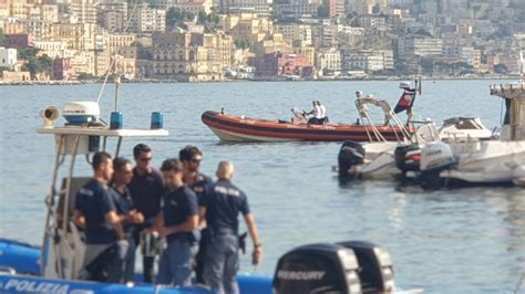 Posillipo Contrasto Agli Ormeggi Abusivi Controlli Della Polizia Di