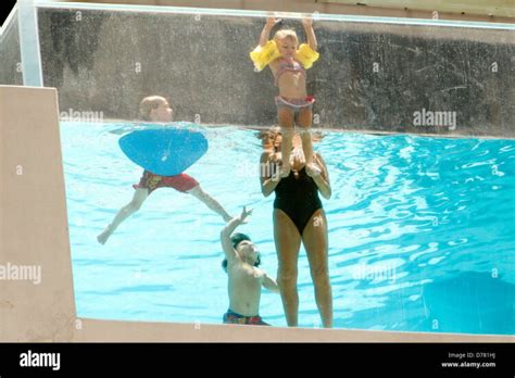 Hot Sexy Lynetta Kizer Bikini Pics