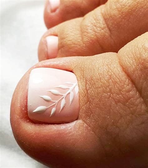 Your Fingernails Aren T The Only Place For Nail Arttry These Fun Toe