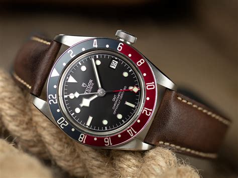 Well Traveled Companion Reviewing The Tudor Black Bay Gmt Watchtime