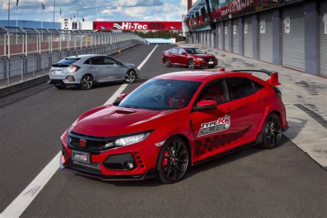 Jenson Button Sets Lap Record At Bathurst With Honda Civic Type R