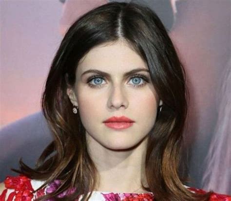 Alexandra Daddario Is One Of The Sexiest And The Most Beautiful American Actresses 10 Pics