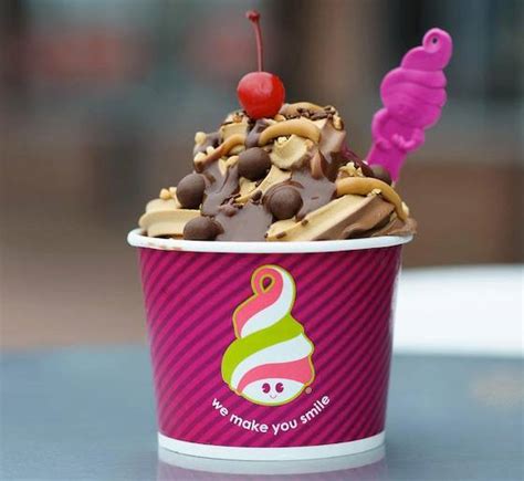 Menchie's Frozen Yogurt - Discover La Mirada California