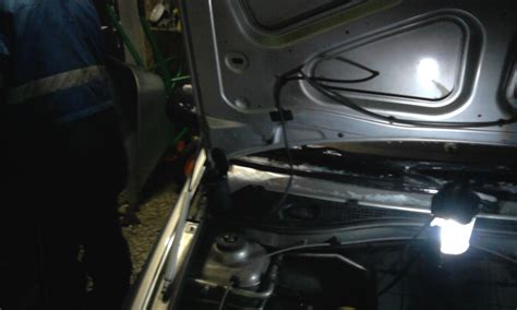 Газовые упоры под капот, 2 часть . — Renault Logan (1G), 1,6 л, 2012 ...