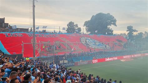 Una Fiesta El Recibimiento De Los Hinchas De Belgrano A Su Equipo En