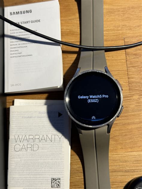 Samsung Galaxy Watch5 Pro 45mm Titangehäuse mit Sportarmband in Gray