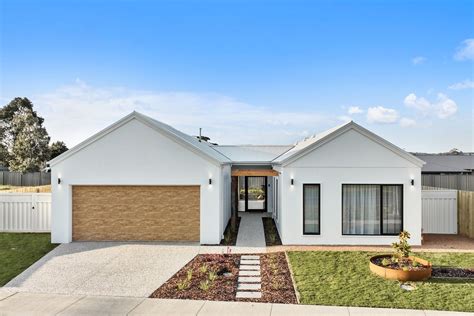 Sold 14 Albert Street Moe VIC 3825 On 02 May 2024 2019170016 Domain