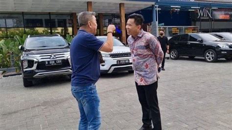 Perjuangan Ketua Rt Pluit Yang Viral Karna Lawan Ruko Nakal Beri Salam