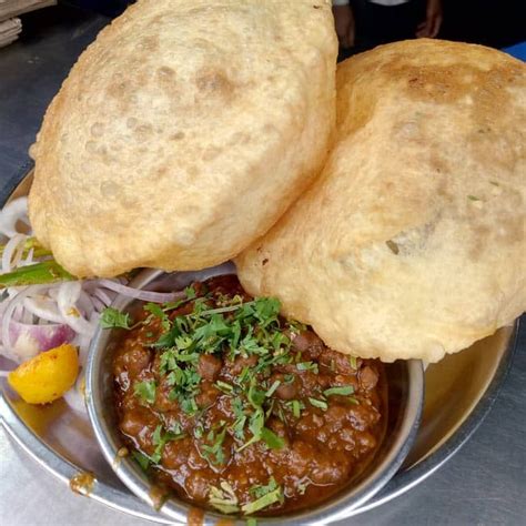 27 Most Legendary And Popular Places In Delhi Serving Crazy Yummy Chole