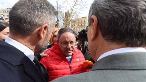 Vecinos Del Edificio Calcinado En Valencia Piden Un Reconocimiento Al