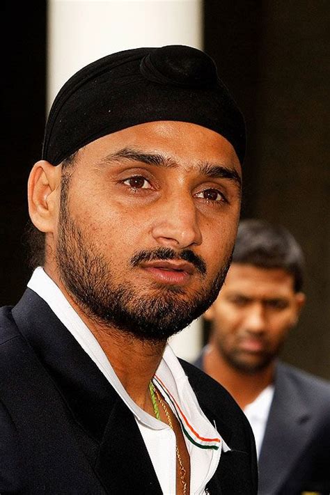 Harbhajan Singh departs Melbourne Airport | ESPNcricinfo.com