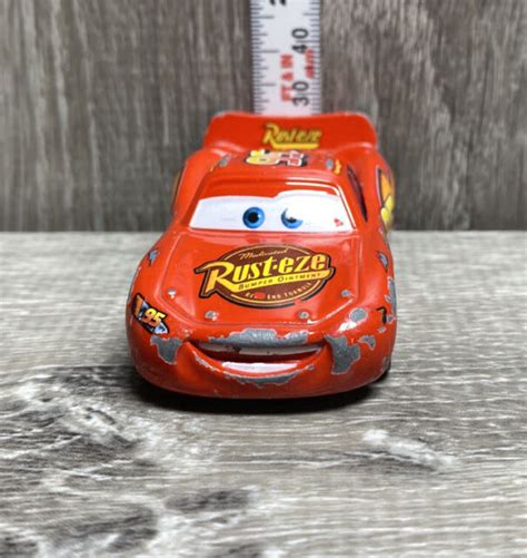 Disney Pixar Cars Rust Eze Lightning Mcqueen 95 1 55 Scale Die Cast Vehicle Ebay