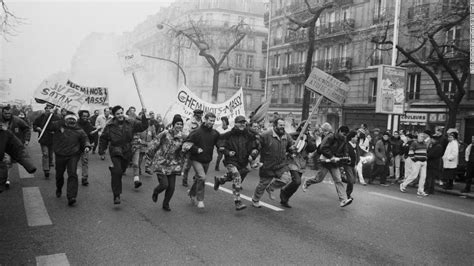 France Strike France Looks To 1995 As It Braces For Pension Reform