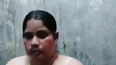 Bangladeshi Married Wife Nude Bathing Video Ihindi Porn Video