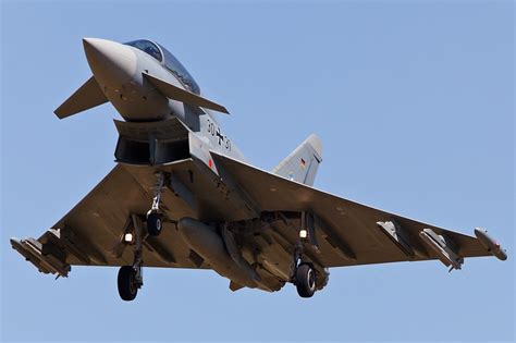 Landung Eurofighter Typhoon3031etsnneuburggermany Flugzeug Bildde