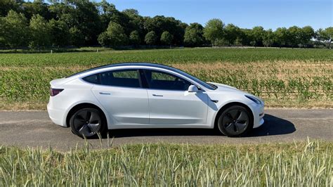 Essai Tesla Model 3 Sr On A Testé La Moins Chère Des Tesla