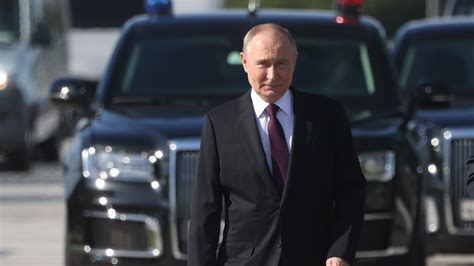 Young Vladimir Putin Kgb