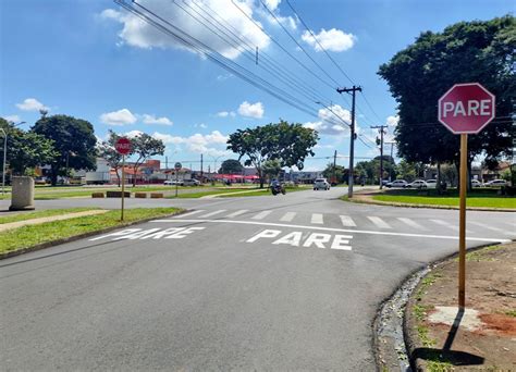 Secretaria de Obras altera preferência em cruzamento da rotatória do