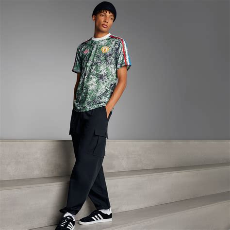 Men's Clothing - Manchester United Stone Roses Originals Icon Jersey - Multicolour | adidas Kuwait