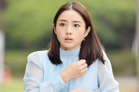 石原さとみ＆峯田和伸が運命の出会い「高嶺の花」＜第1話あらすじ＞ モデルプレス