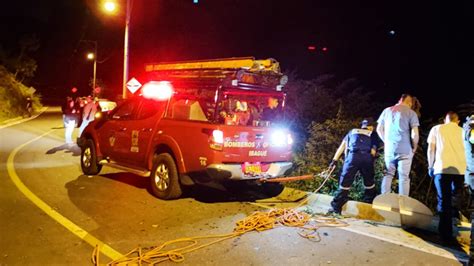 Dos personas fallecidas y tres heridas dejó grave accidente de tránsito