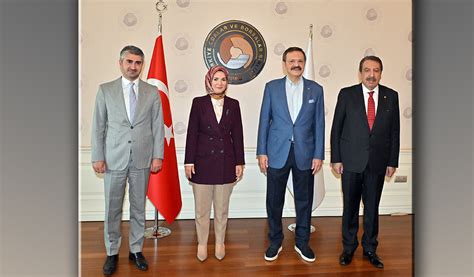 Aile Ve Sosyal Hizmetler Bakanı Mahinur Özdemir Göktaş Ile çalışma Yemeği