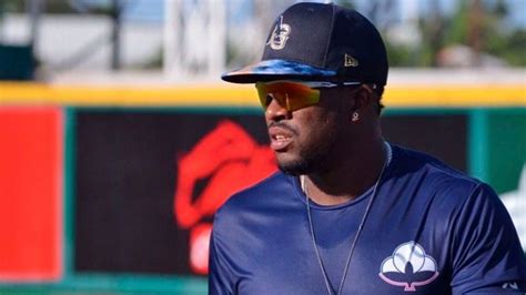 Yadir Drake Jugar En Serie De Estrellas Del B Isbol Cubano Radio