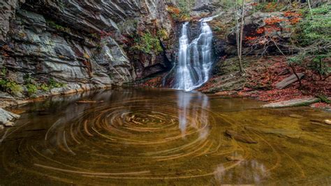 See Beautiful Fall Colors on North Carolina Hiking Trails | VisitNC.com