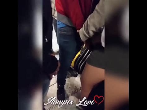 Jovencita se deja manosear en el transporte público Annysexlove XVIDEOS