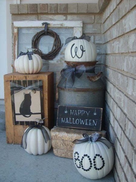 Best Farmhouse Inspired Halloween Decor Ideas To Get The Spooky