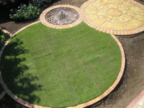 Circular Lawn Edging As Part Of Round Garden Theme Lawn Design Circular Lawn Circular