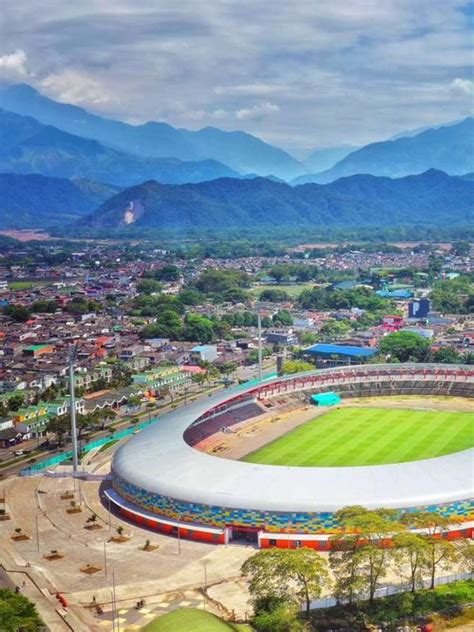 En Guinée Bissau un stade porte désormais le nom du roi Pelé Mega Sports