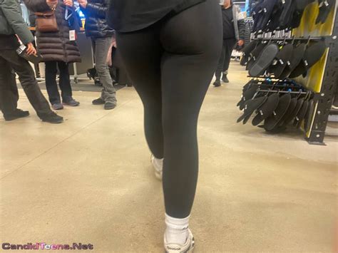 Teen With Sexiest Bubble Butt In Lulu Leggings Candid Teens