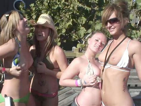Amateur Chicks Compete In Wet Spring Break Contest Flashing Tits In Public Dreamgirls