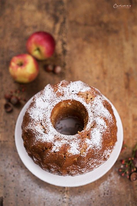 Herbstlicher Nuss Gugelhupf Mit Apfel Und Chai