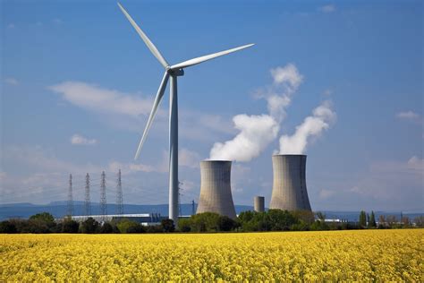 Energia Nuclear É Renovavel - Energia Nuclear vs. Energia Renovável: Uma Comparação Abrangente com ...