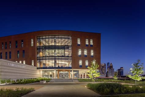 University Of Houston Downtown Sciences And Technology Building