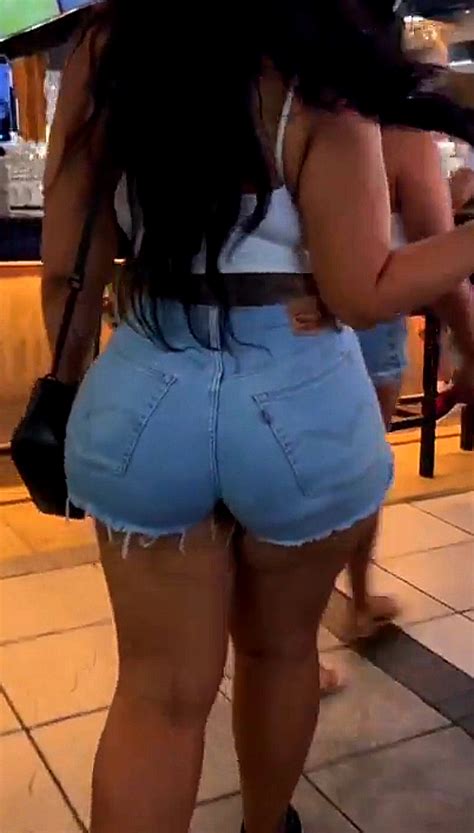 Busty Latina In Levis Shorts Not Oc Tight Jeans Forum