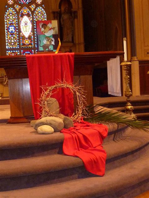 Palm Sunday Altar Decor With Crown Of Thorns