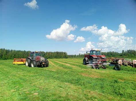 Traktorit Ja Koneet Rehuntekoa Maaningalla Pottupellossa Fi