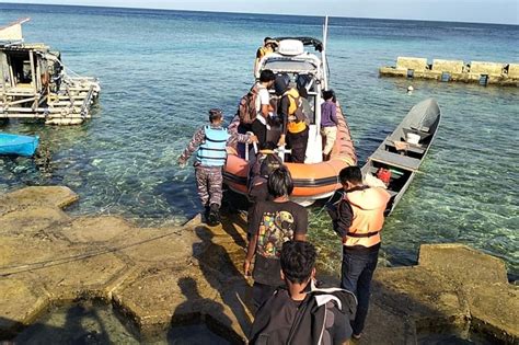 Tim SAR Evakuasi Empat Orang Nelayan Tenggelam Di Perairan Wakatobi