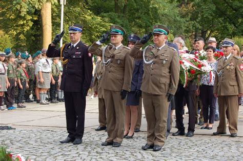 Funkcjonariusze ŚlOSG uczcili pamięć bohaterów Powstania Warszawskiego