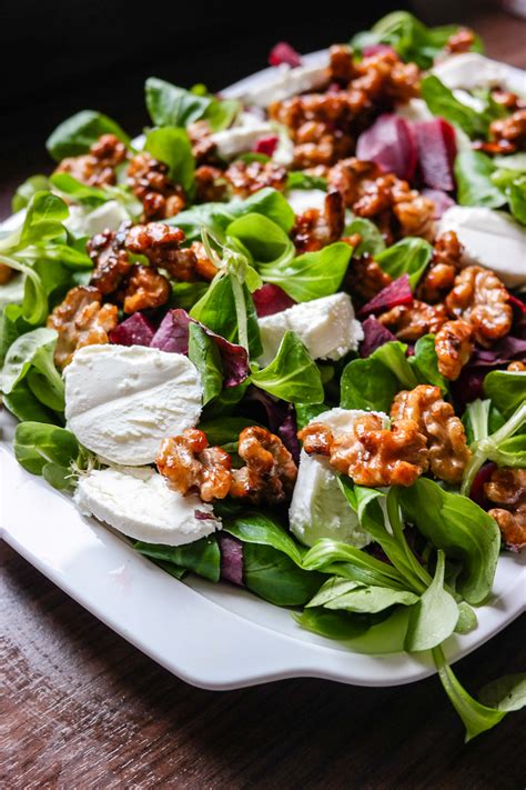 Salat Med R Dbeter Chevre Og Karamelliserte Valn Tter Green Bonanza