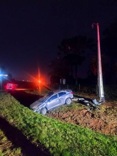 Caco Da Rosa Veículo fica destruído em capotamento na SC 452