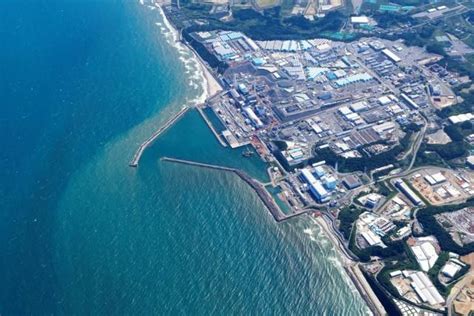 日本核污水排海现场：海水呈现两种颜色手机新浪网