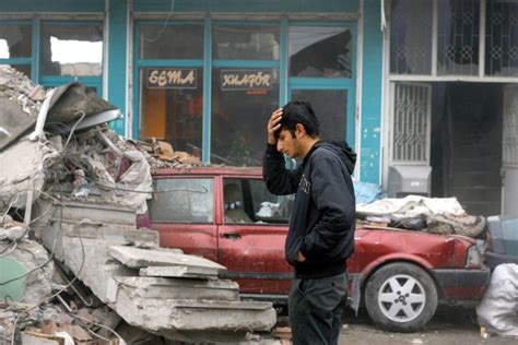 Mais De Mil Mortos Terremoto Na Turquia Um Dos Mais Fatais