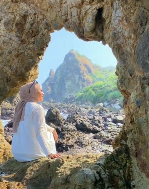 Pantai Wediombo Jogja Daya Tarik Foto Rute Lokasi Dan Harga Tiket