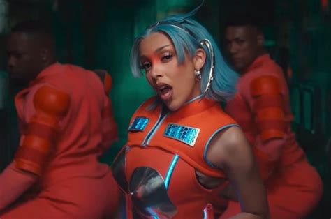 Doja Cat Shares New Music Video For “get Into It Yuh ” In 2022 American Rappers New Music Music