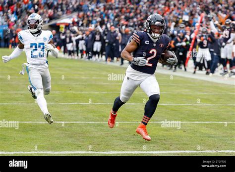 Chicago Bears Wide Receiver Dj Moore 2 Scores A Touchdown As Detroit